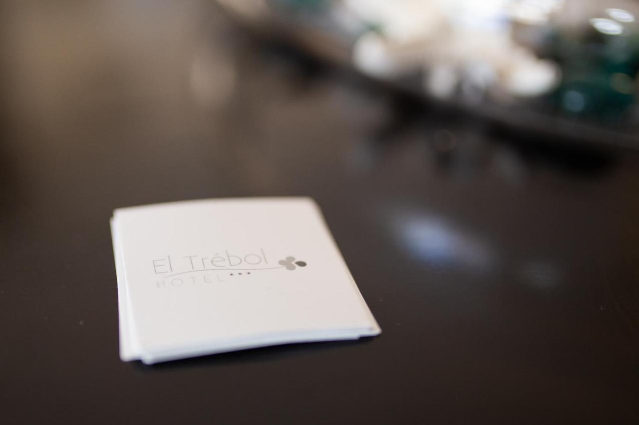 Hotel El Trebol カルボネラス エクステリア 写真