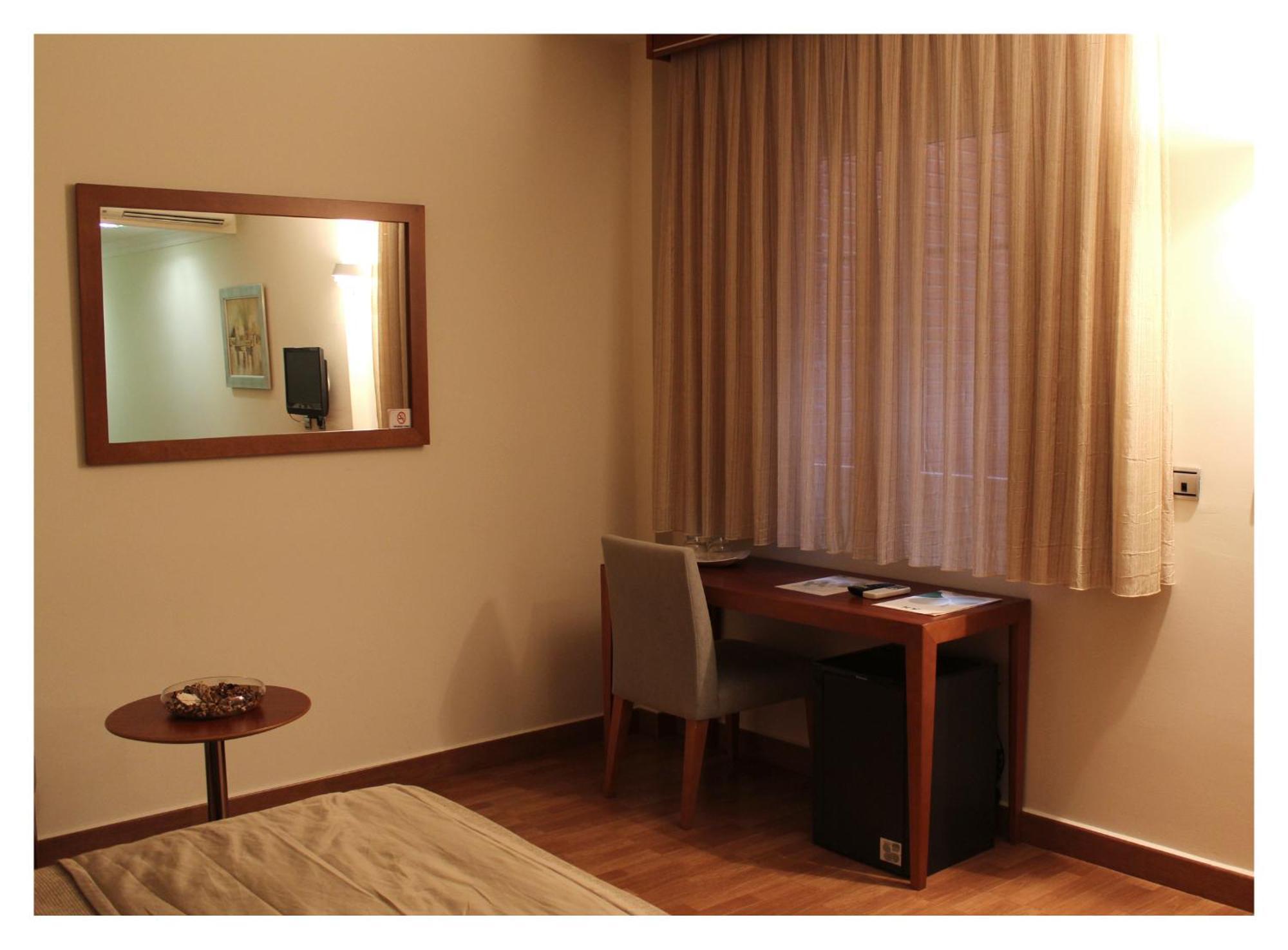 Hotel El Trebol カルボネラス 部屋 写真